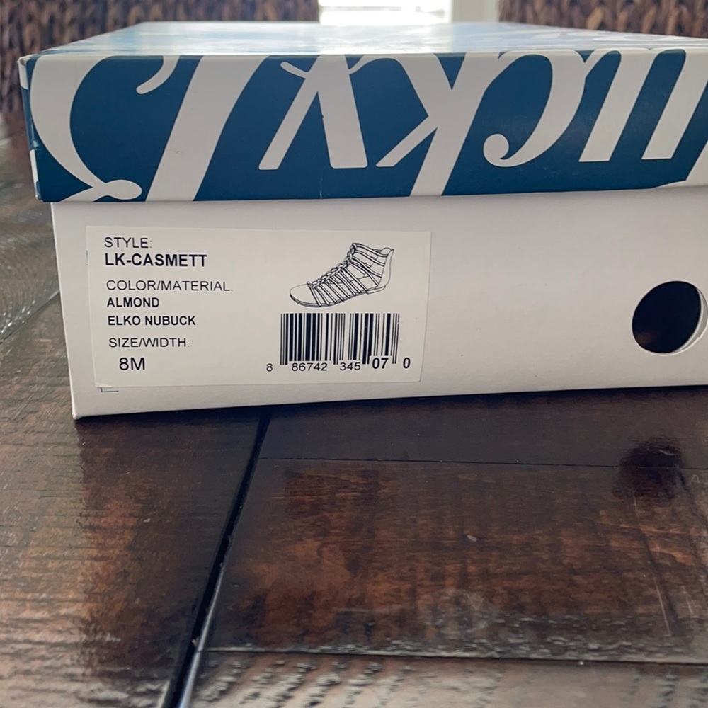 Lucky Brand Nubuck sandals Worn once Size 8